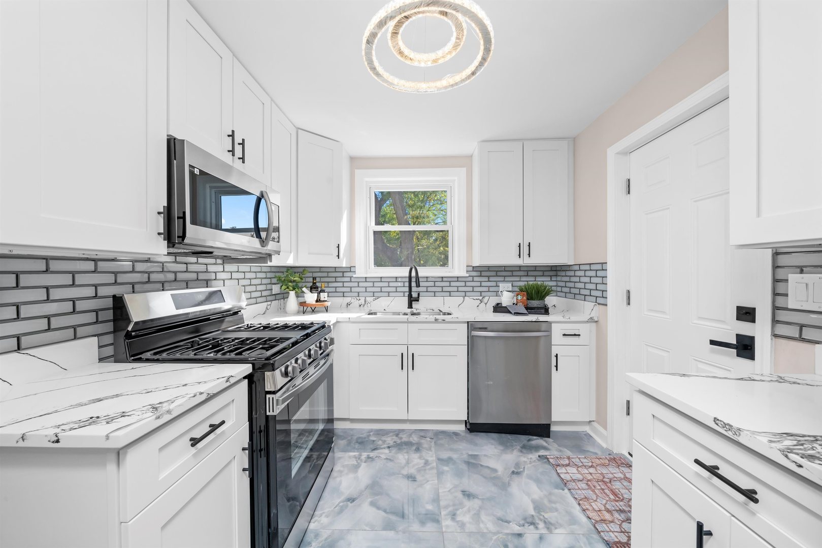 436 Circle Avenue, Willowbrook, IL 60527