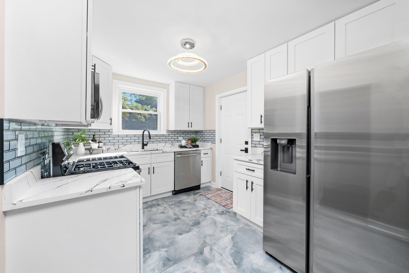 436 Circle Avenue, Willowbrook, IL 60527