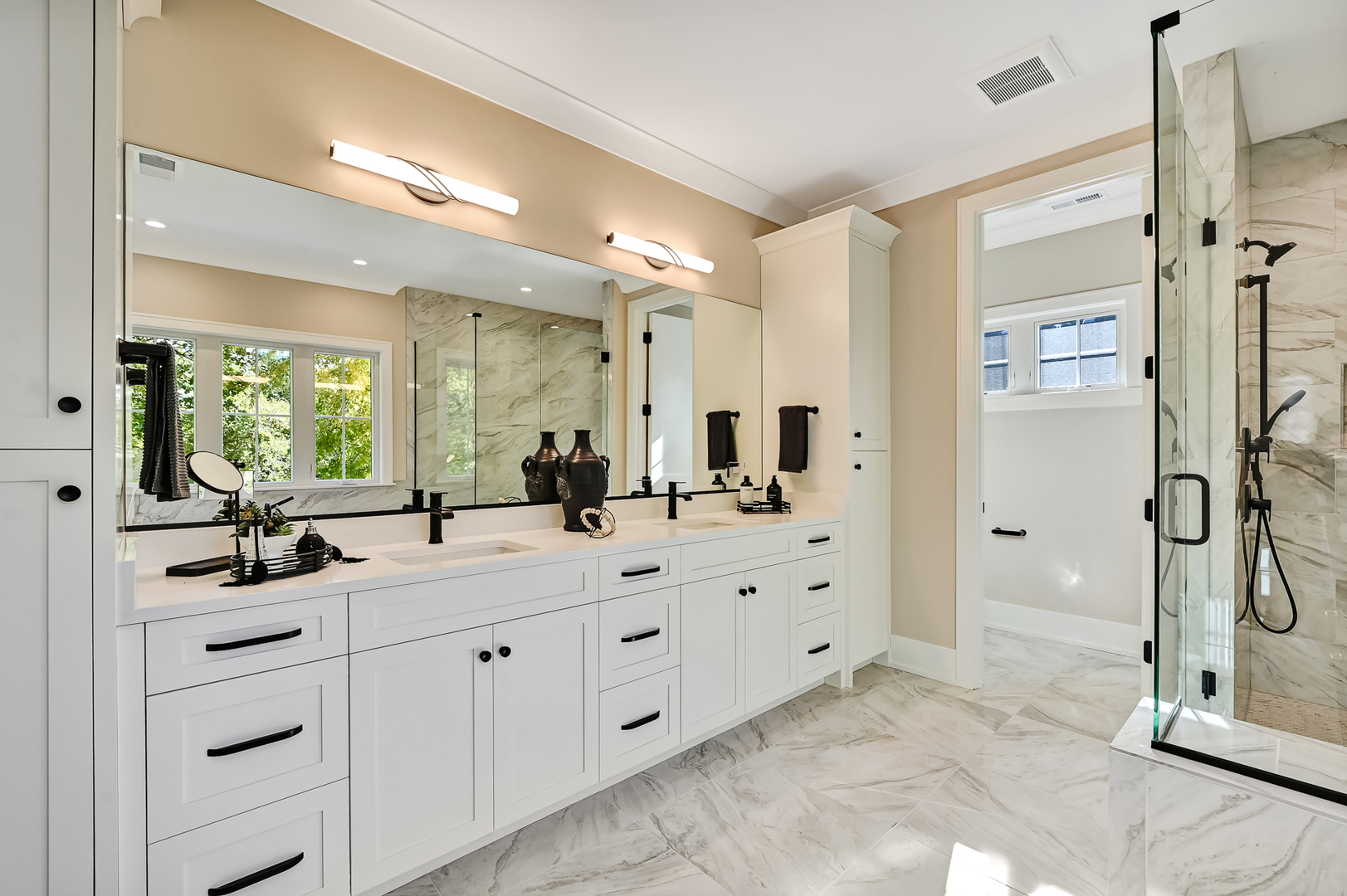 6200 Clarendon Hills Road, Willowbrook, IL 60527