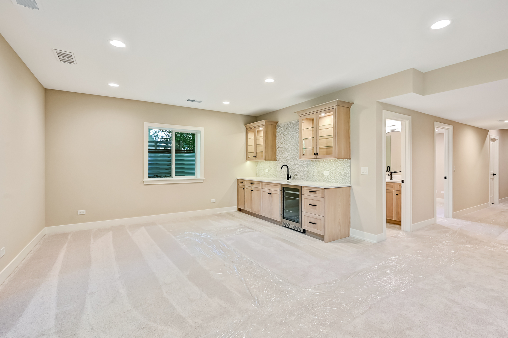 6200 Clarendon Hills Road, Willowbrook, IL 60527