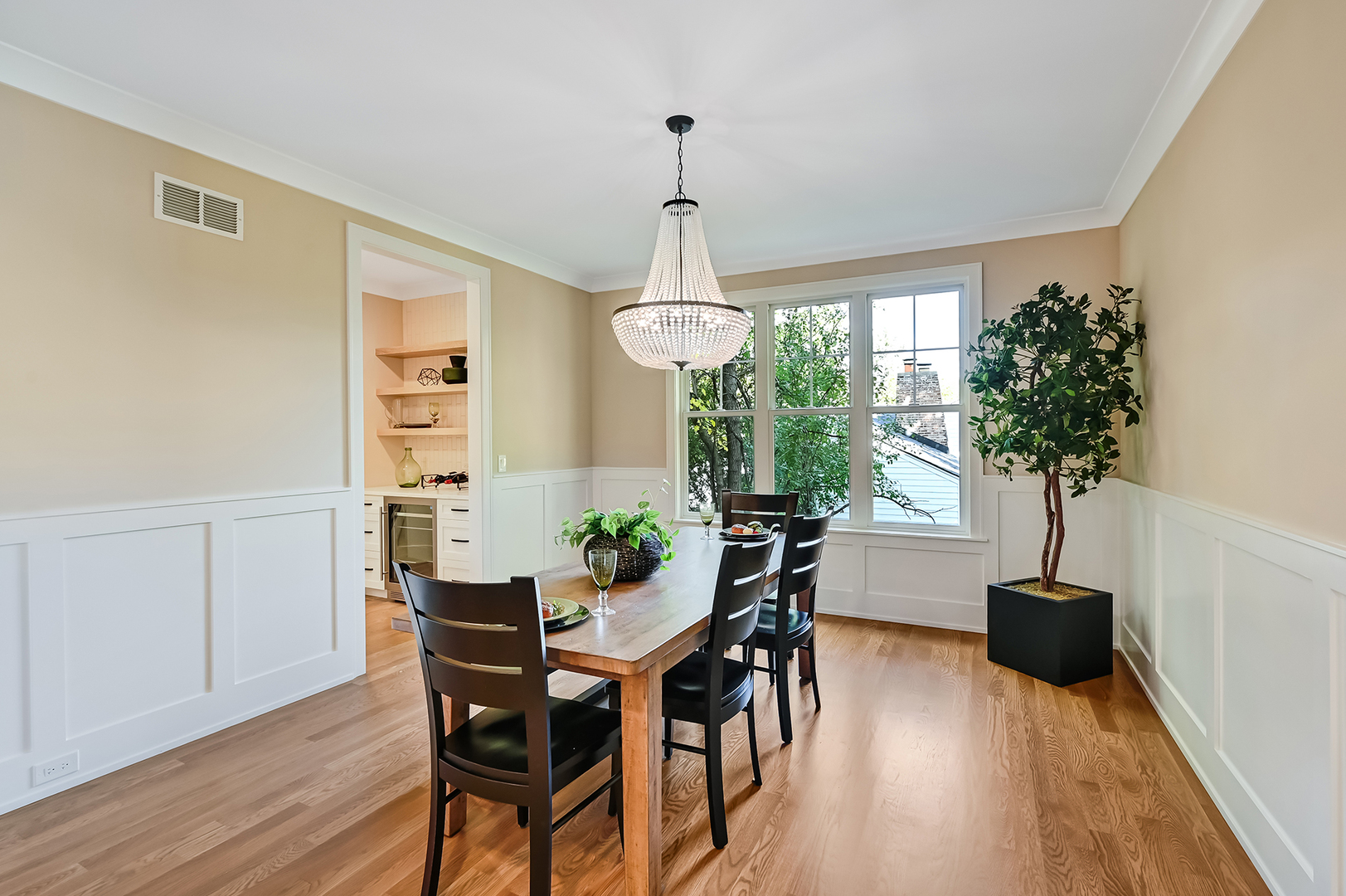 6200 Clarendon Hills Road, Willowbrook, IL 60527