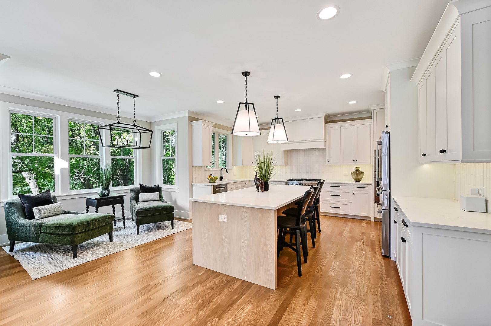 6200 Clarendon Hills Road, Willowbrook, IL 60527