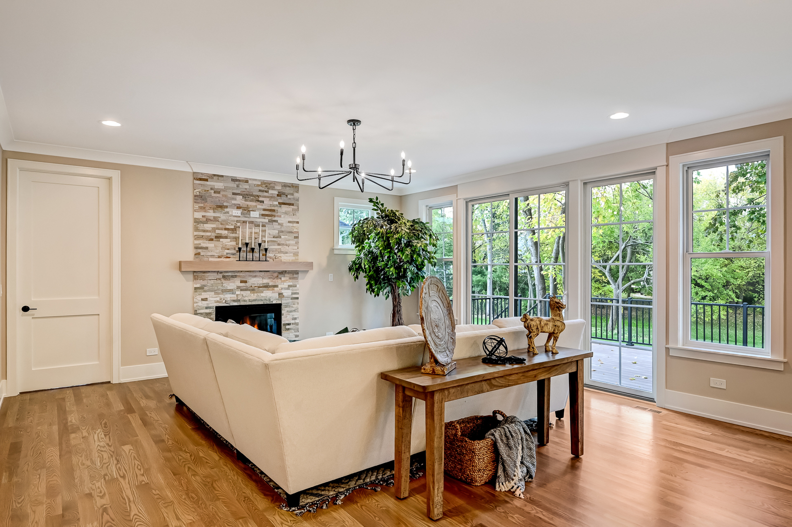 6200 Clarendon Hills Road, Willowbrook, IL 60527