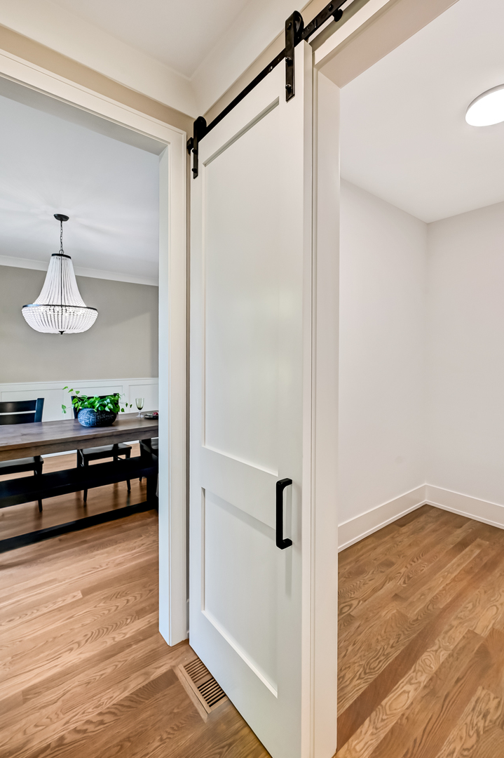 6200 Clarendon Hills Road, Willowbrook, IL 60527