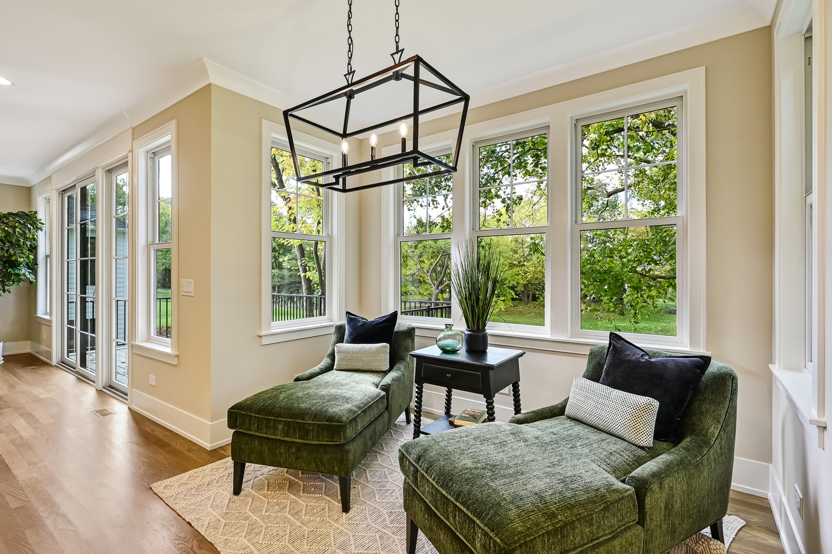 6200 Clarendon Hills Road, Willowbrook, IL 60527