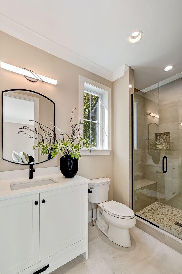 6200 Clarendon Hills Road, Willowbrook, IL 60527