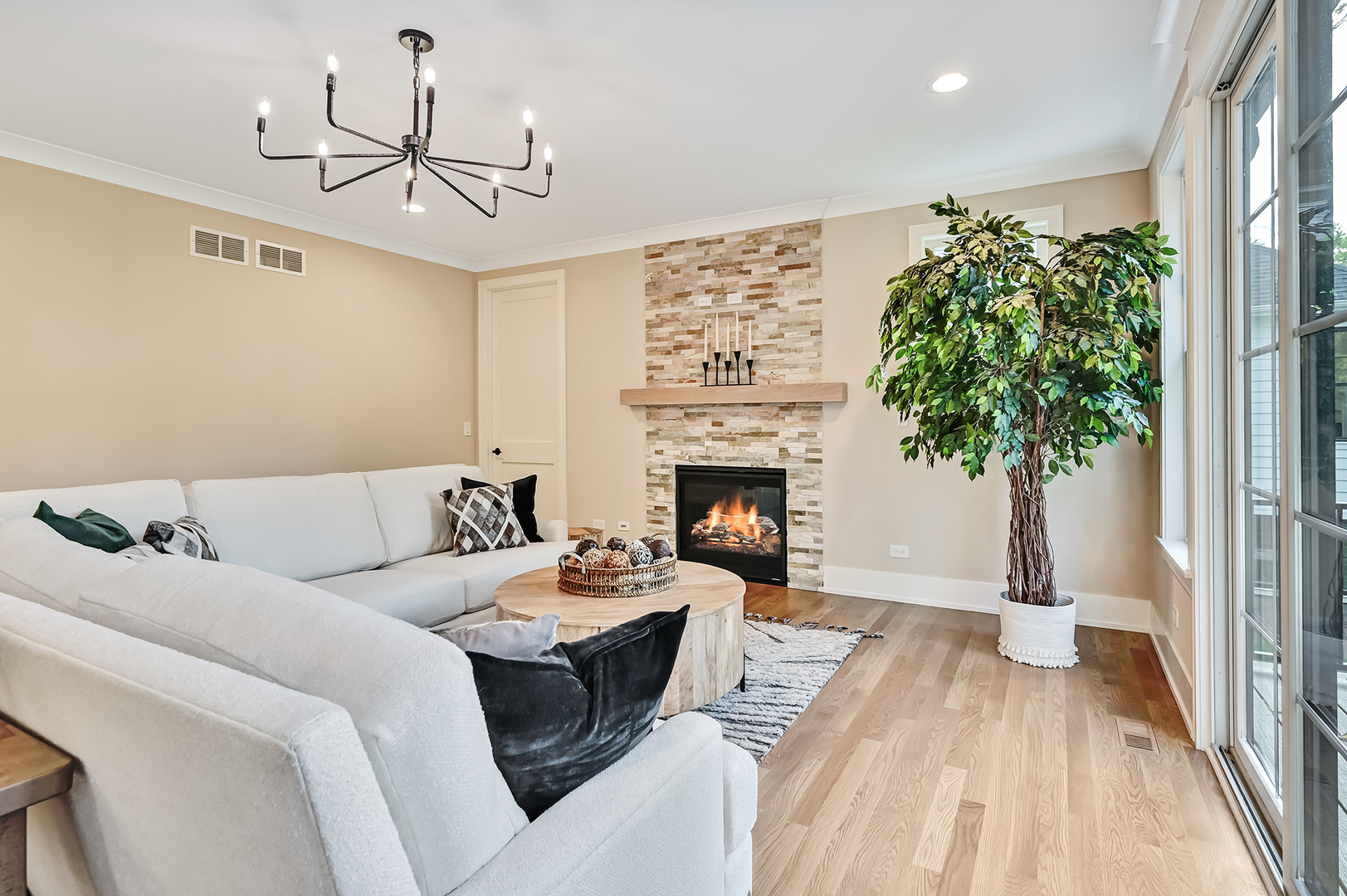 6200 Clarendon Hills Road, Willowbrook, IL 60527