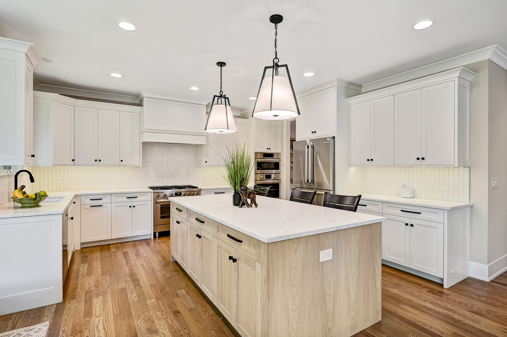 6200 Clarendon Hills Road, Willowbrook, IL 60527