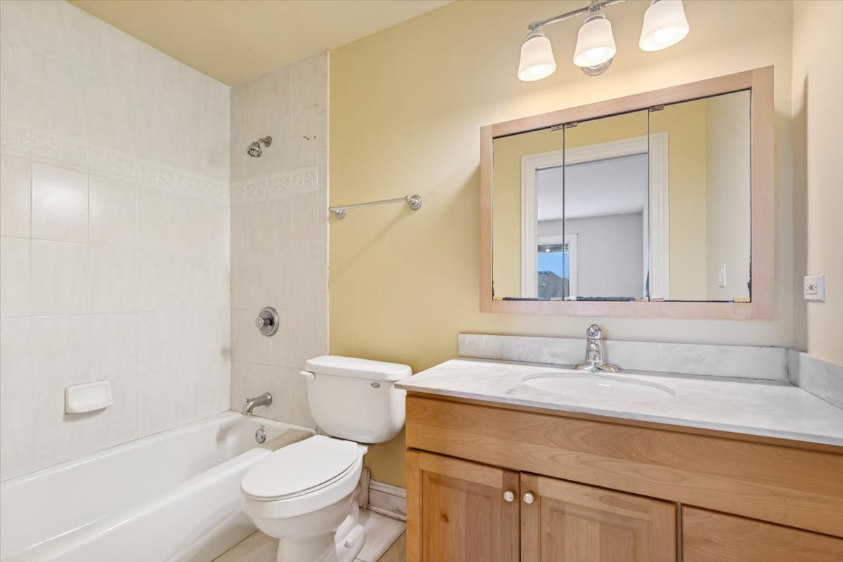 12328 Province Drive, Lemont, IL 60439