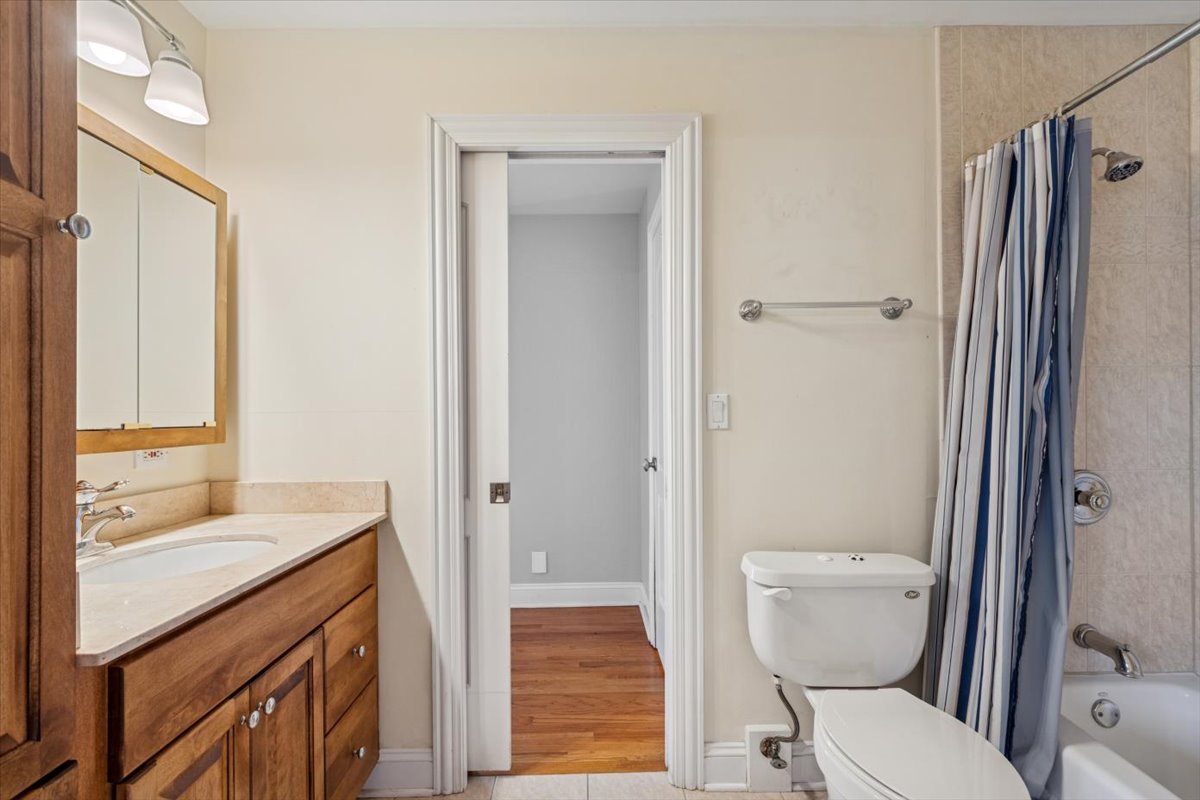 12328 Province Drive, Lemont, IL 60439