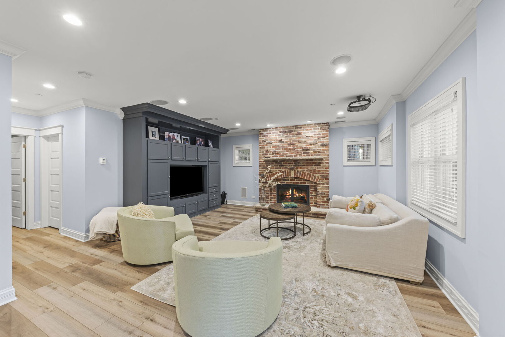 275 MERTON Avenue, Glen Ellyn, IL 60137