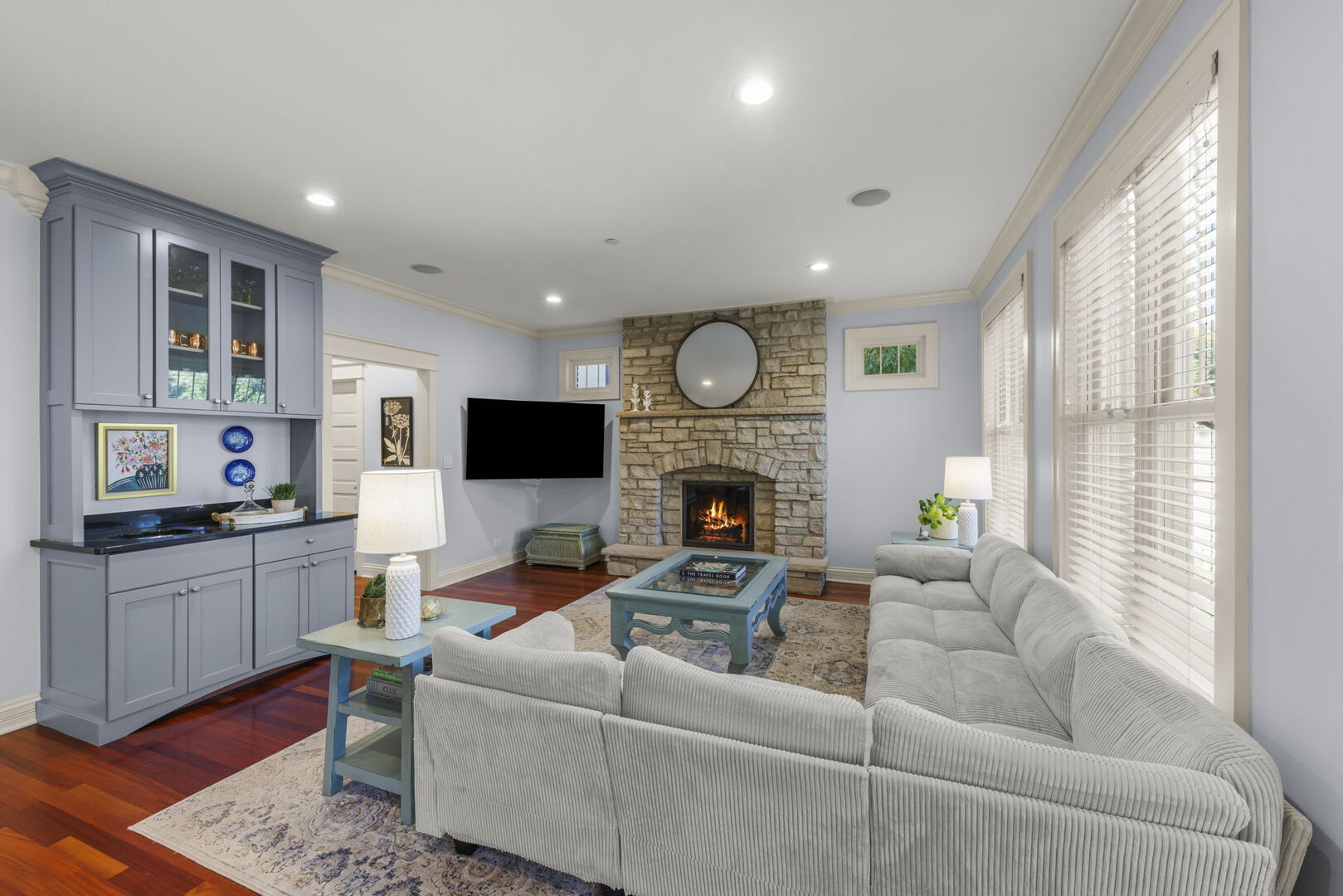 275 MERTON Avenue, Glen Ellyn, IL 60137