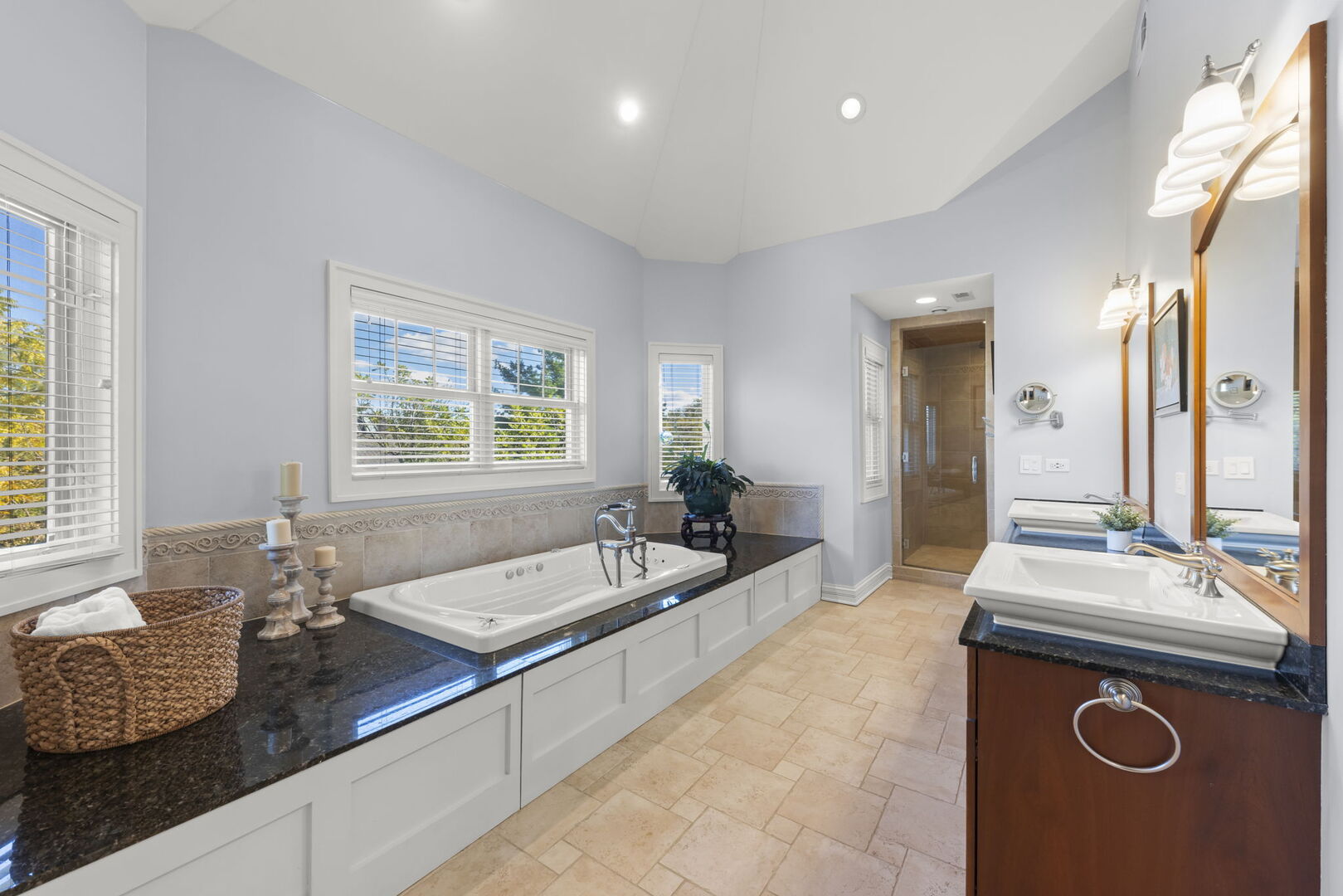 275 MERTON Avenue, Glen Ellyn, IL 60137