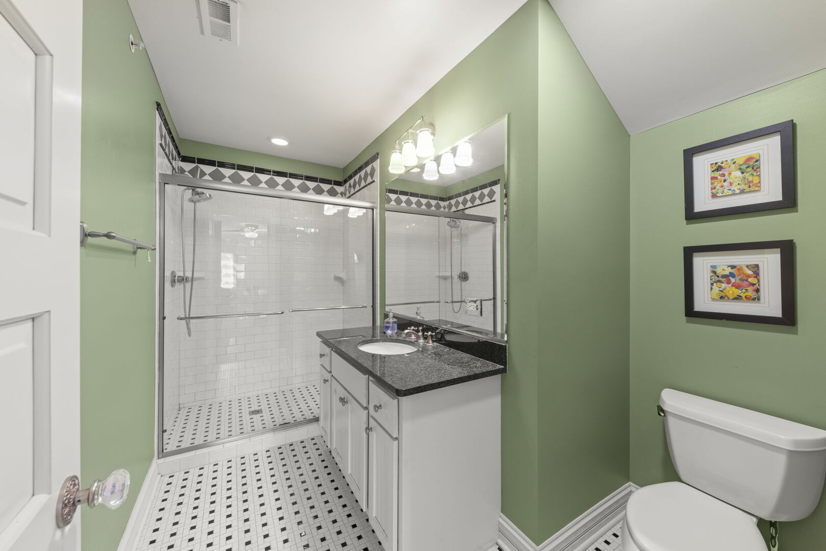 275 MERTON Avenue, Glen Ellyn, IL 60137