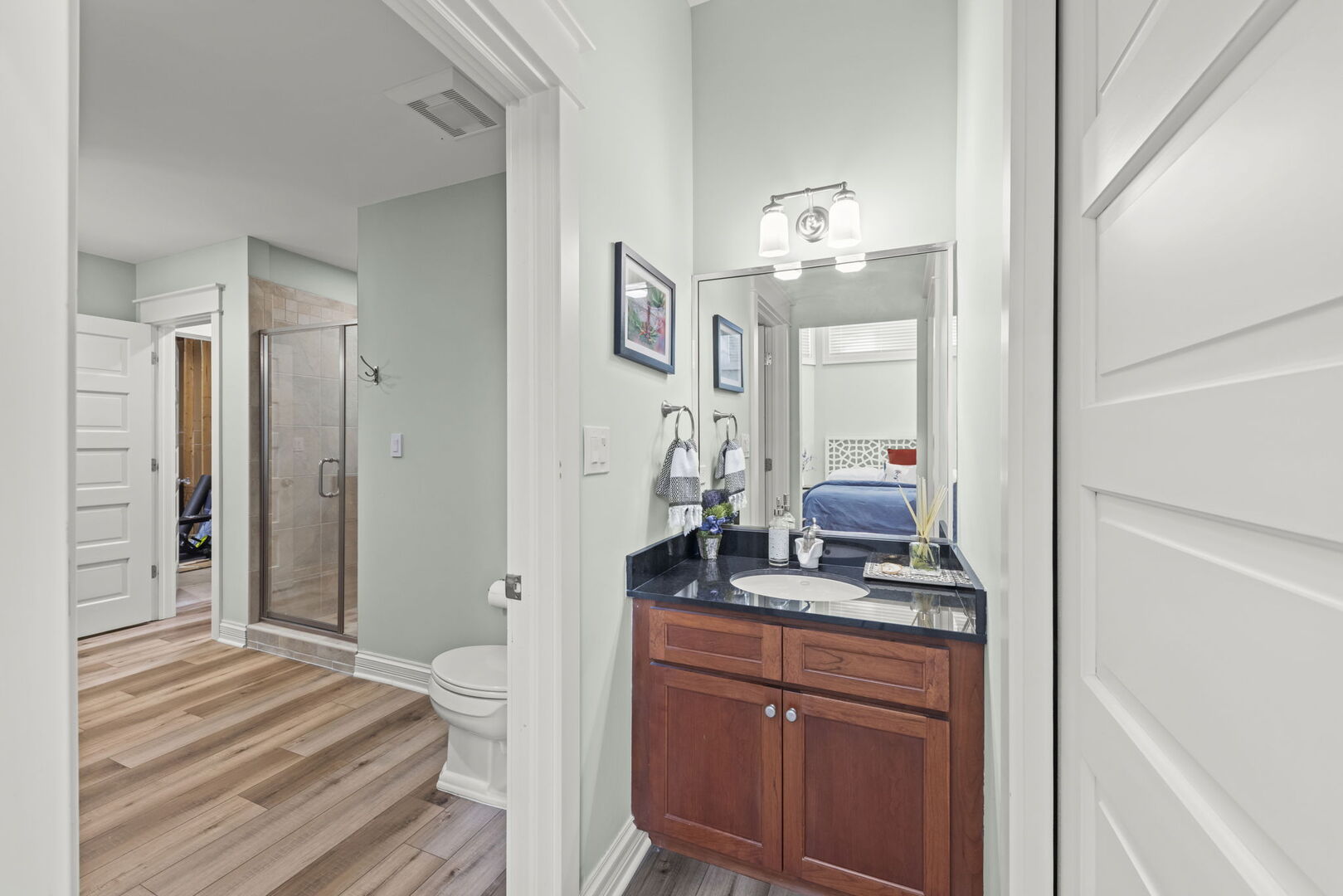 275 MERTON Avenue, Glen Ellyn, IL 60137