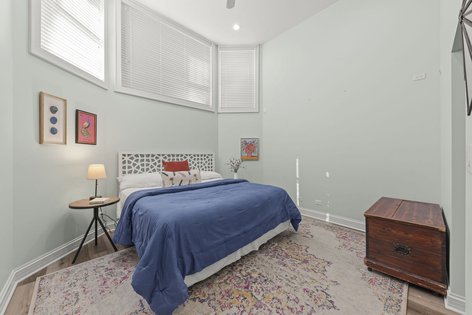 275 MERTON Avenue, Glen Ellyn, IL 60137