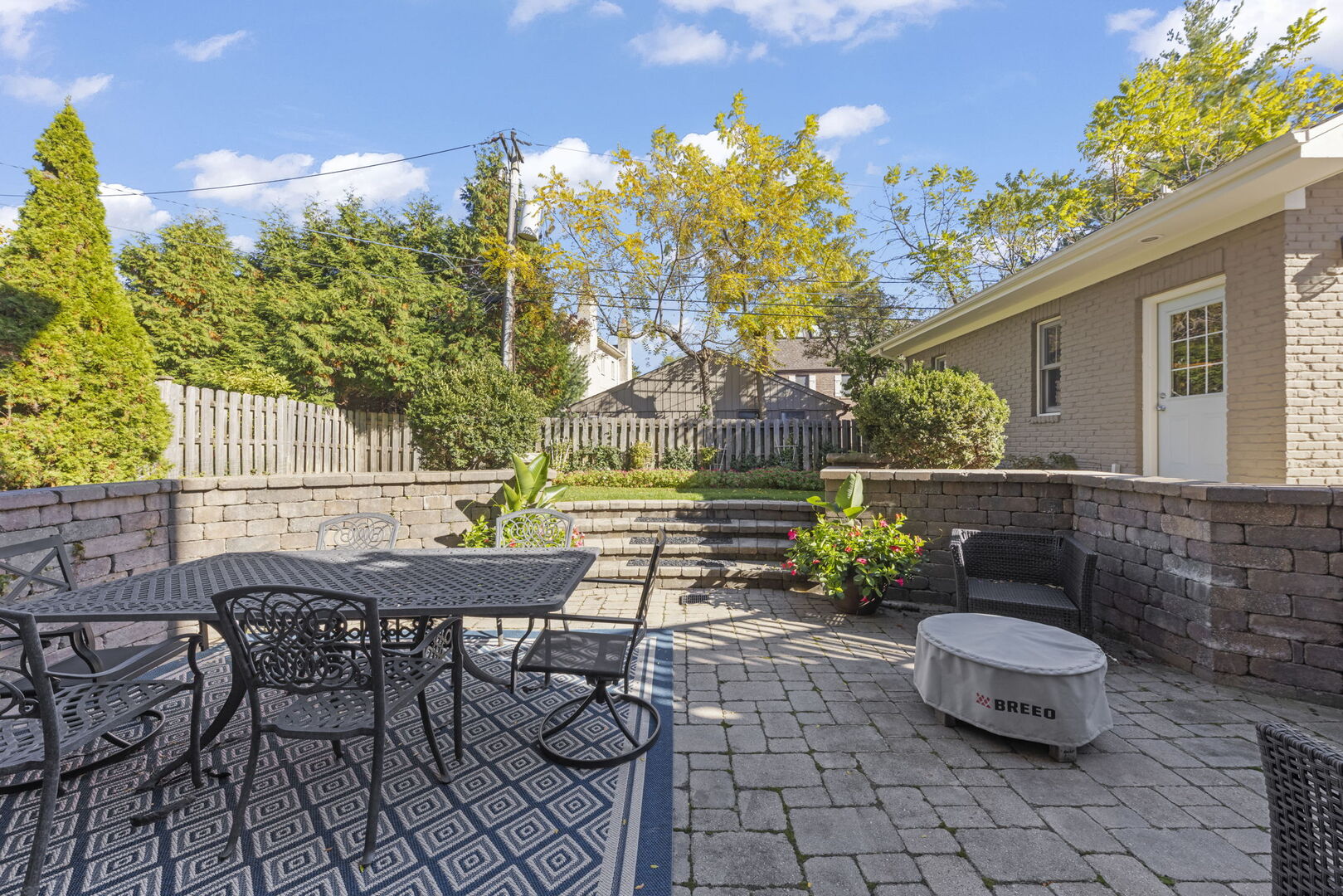 275 MERTON Avenue, Glen Ellyn, IL 60137