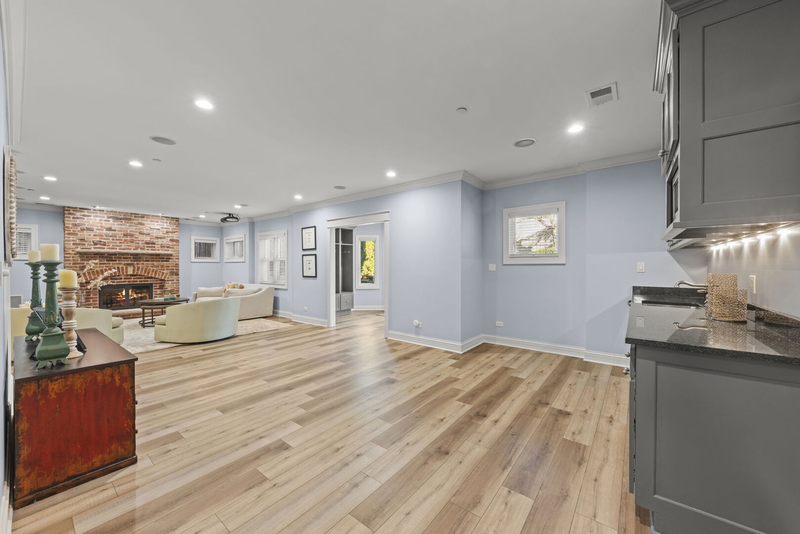 275 MERTON Avenue, Glen Ellyn, IL 60137