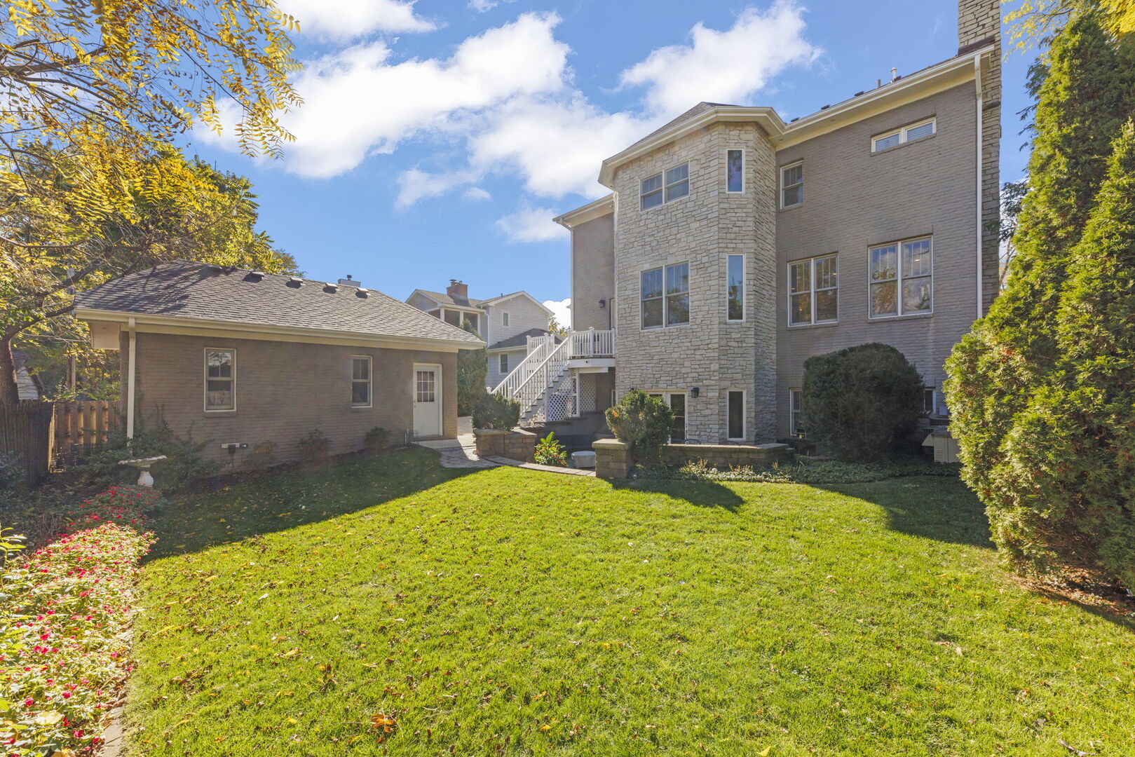 275 MERTON Avenue, Glen Ellyn, IL 60137