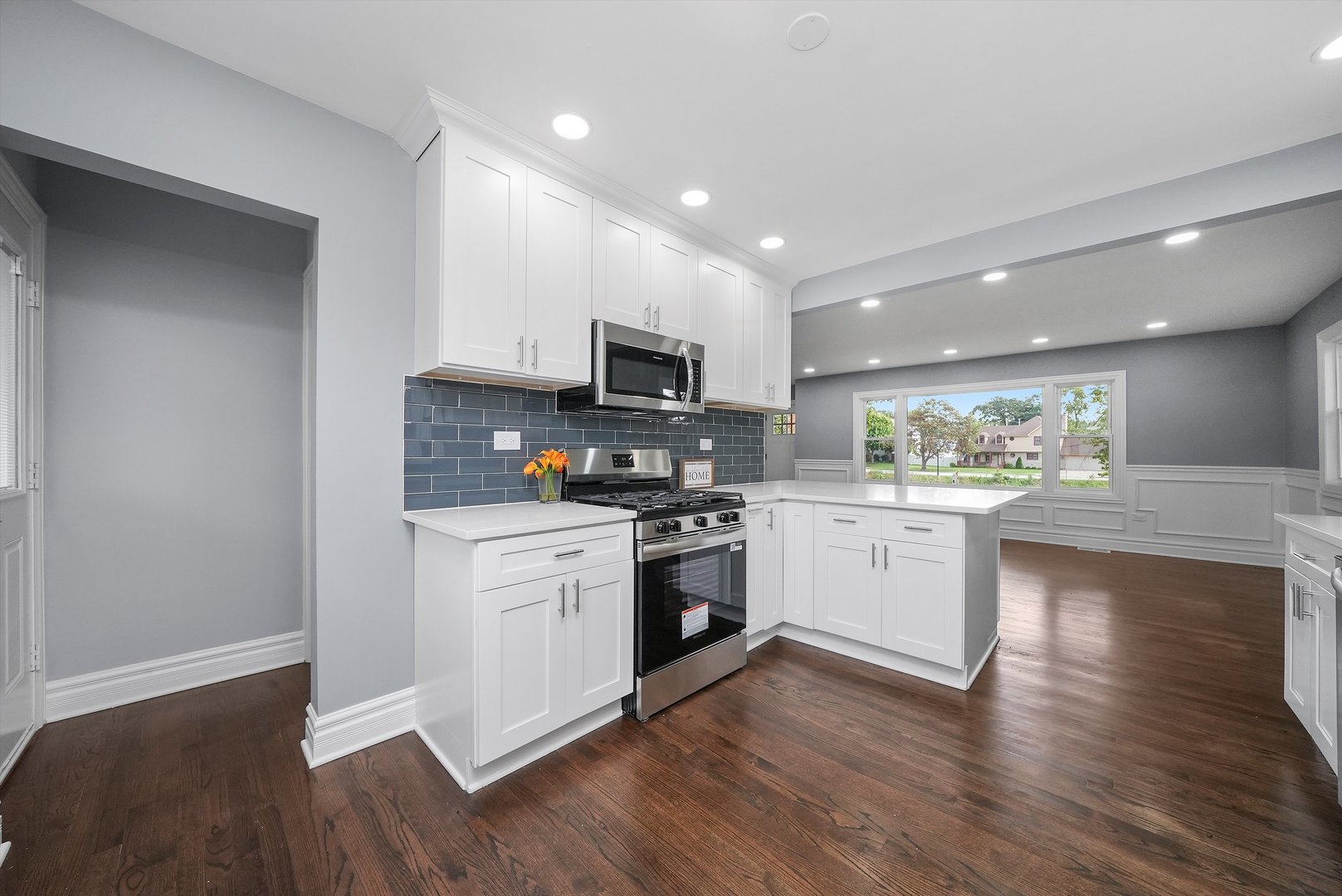 9624 W Shore Drive, Oak Lawn, IL 60453