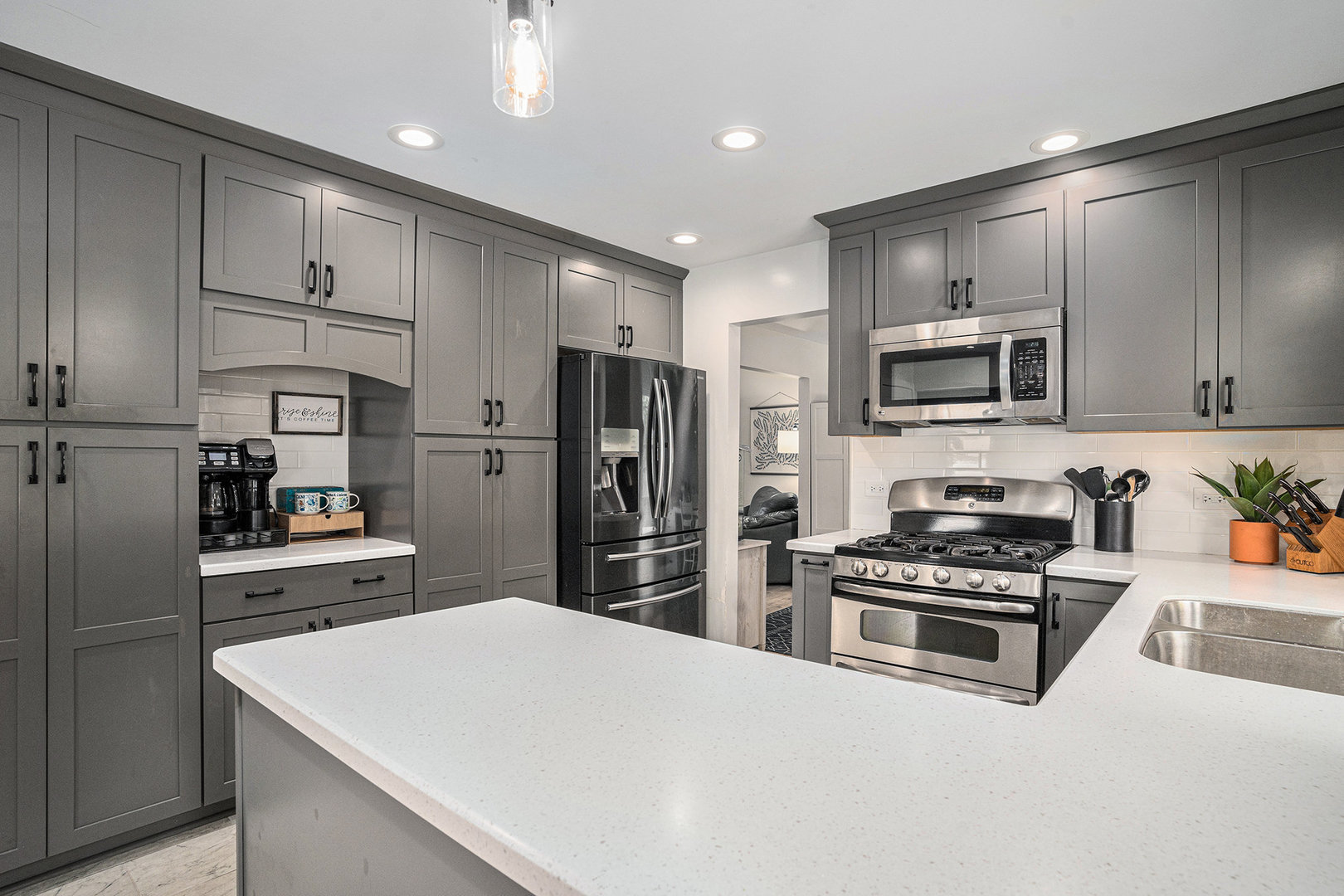 1614 185th Street, Lansing, IL 60438