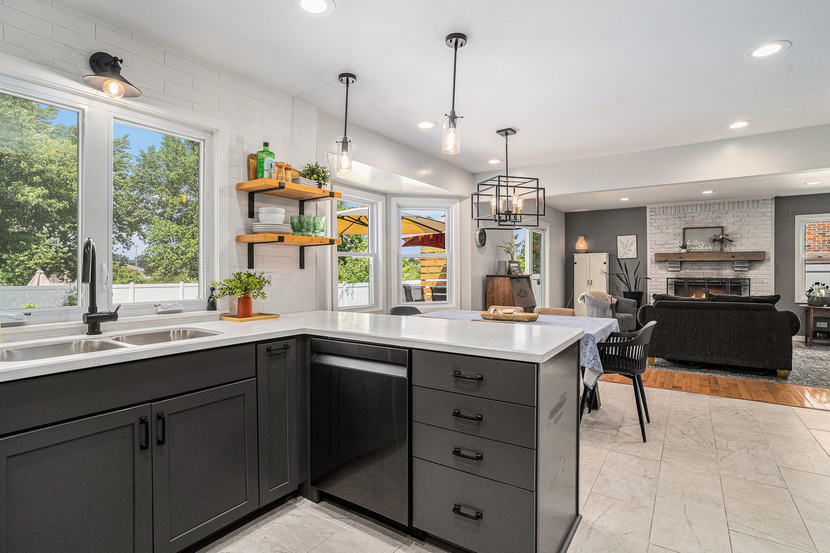 1614 185th Street, Lansing, IL 60438