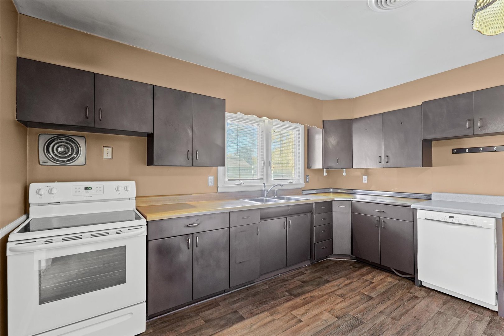 524 Gray Drive, Gibson City, IL 60936