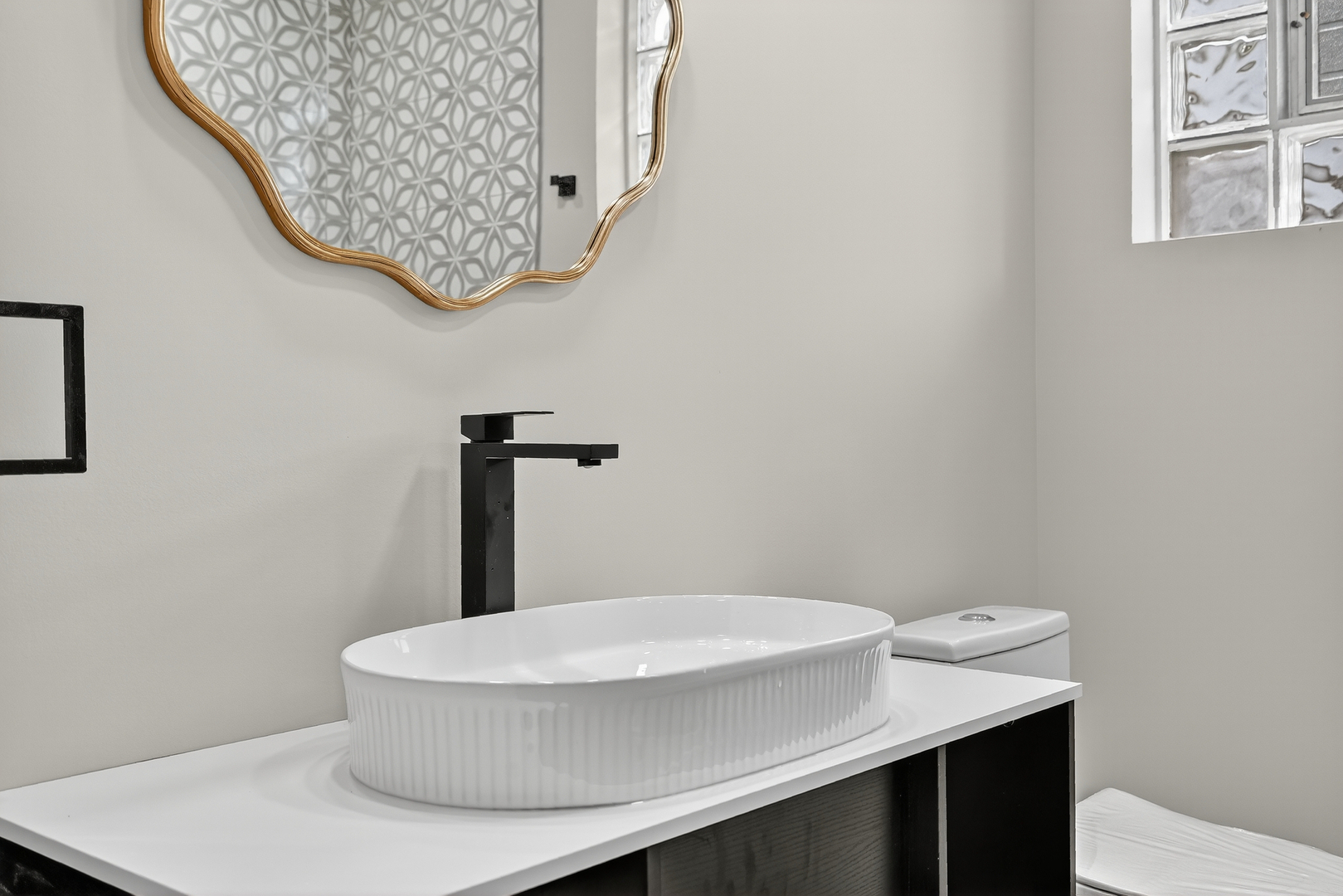 2601 W 98th Place, Evergreen Park, IL 60805