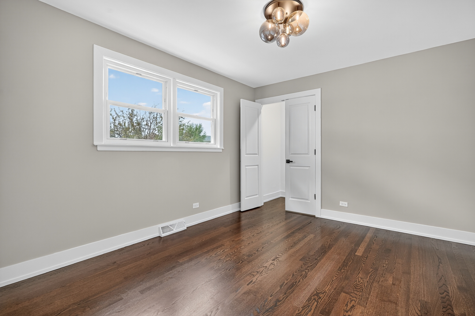 2601 W 98th Place, Evergreen Park, IL 60805