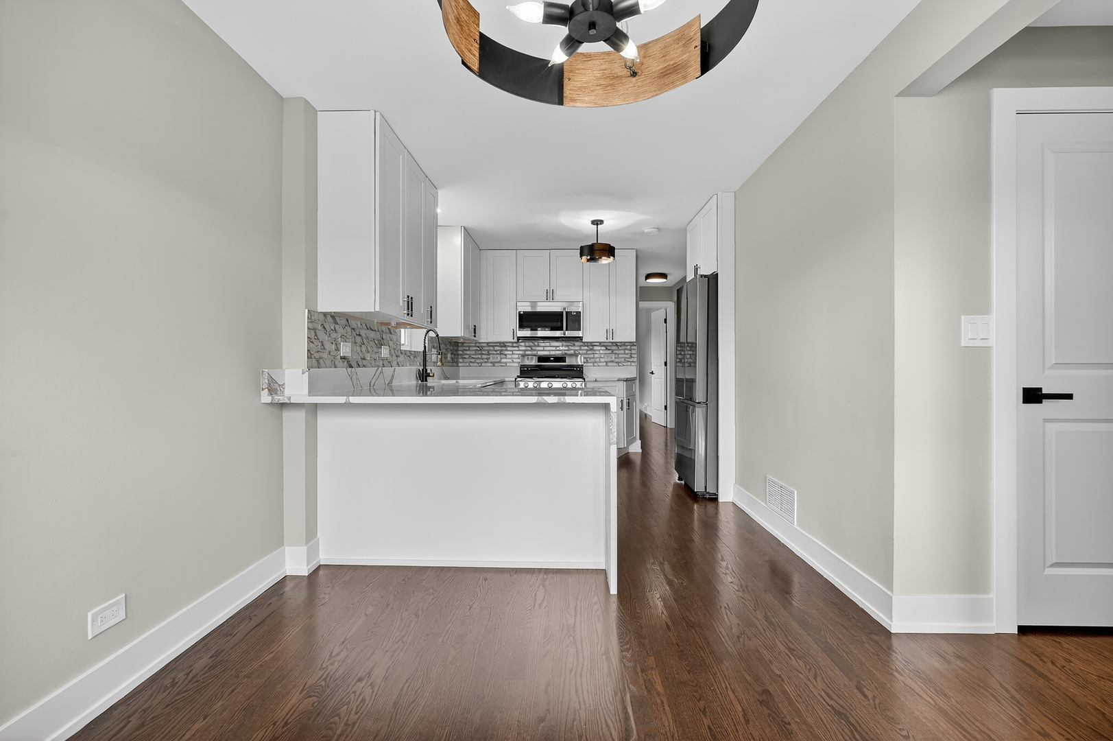 2601 W 98th Place, Evergreen Park, IL 60805