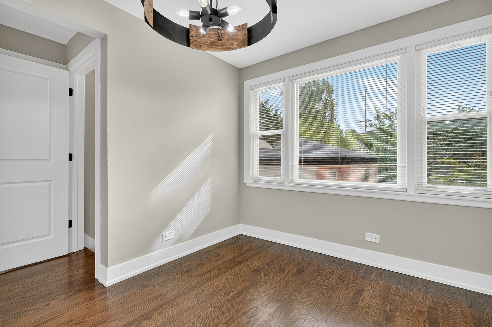 2601 W 98th Place, Evergreen Park, IL 60805