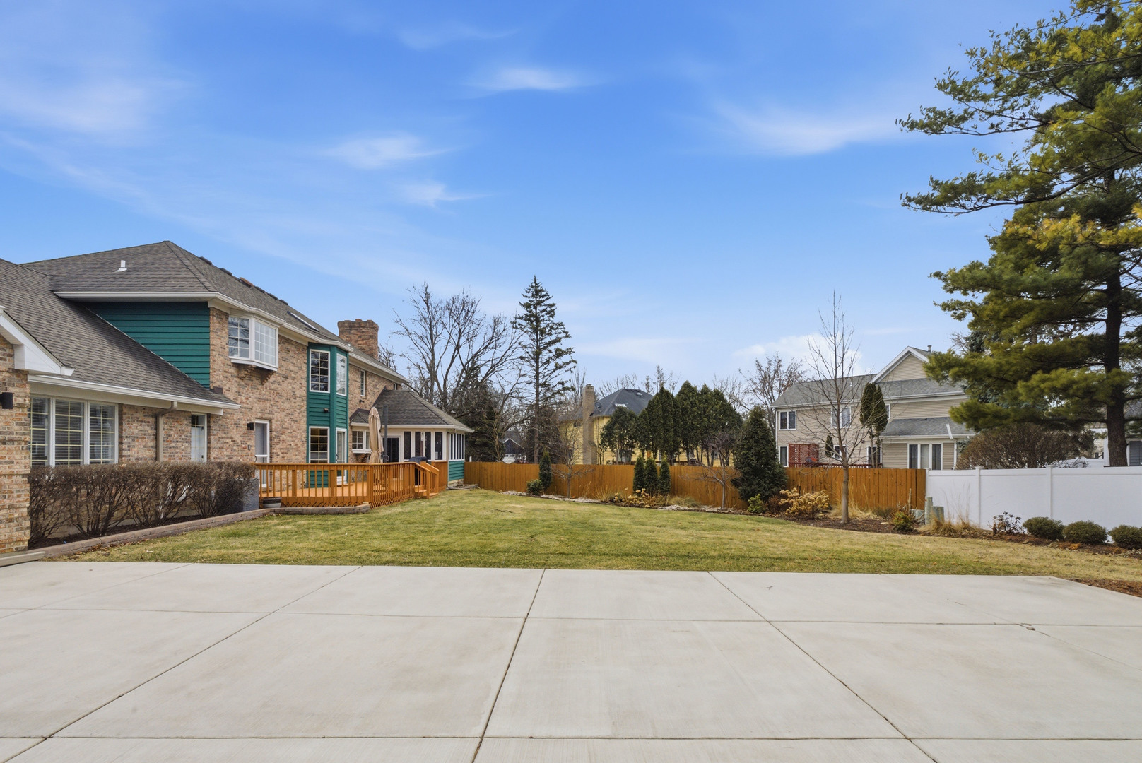 1165 Dickens Avenue, Naperville, IL 60563