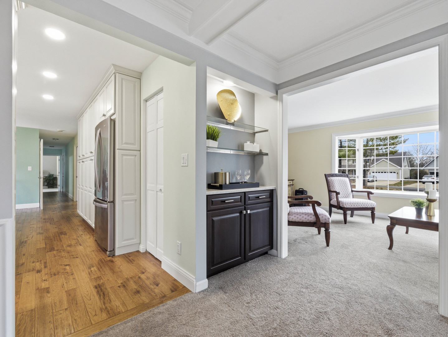 1165 Dickens Avenue, Naperville, IL 60563