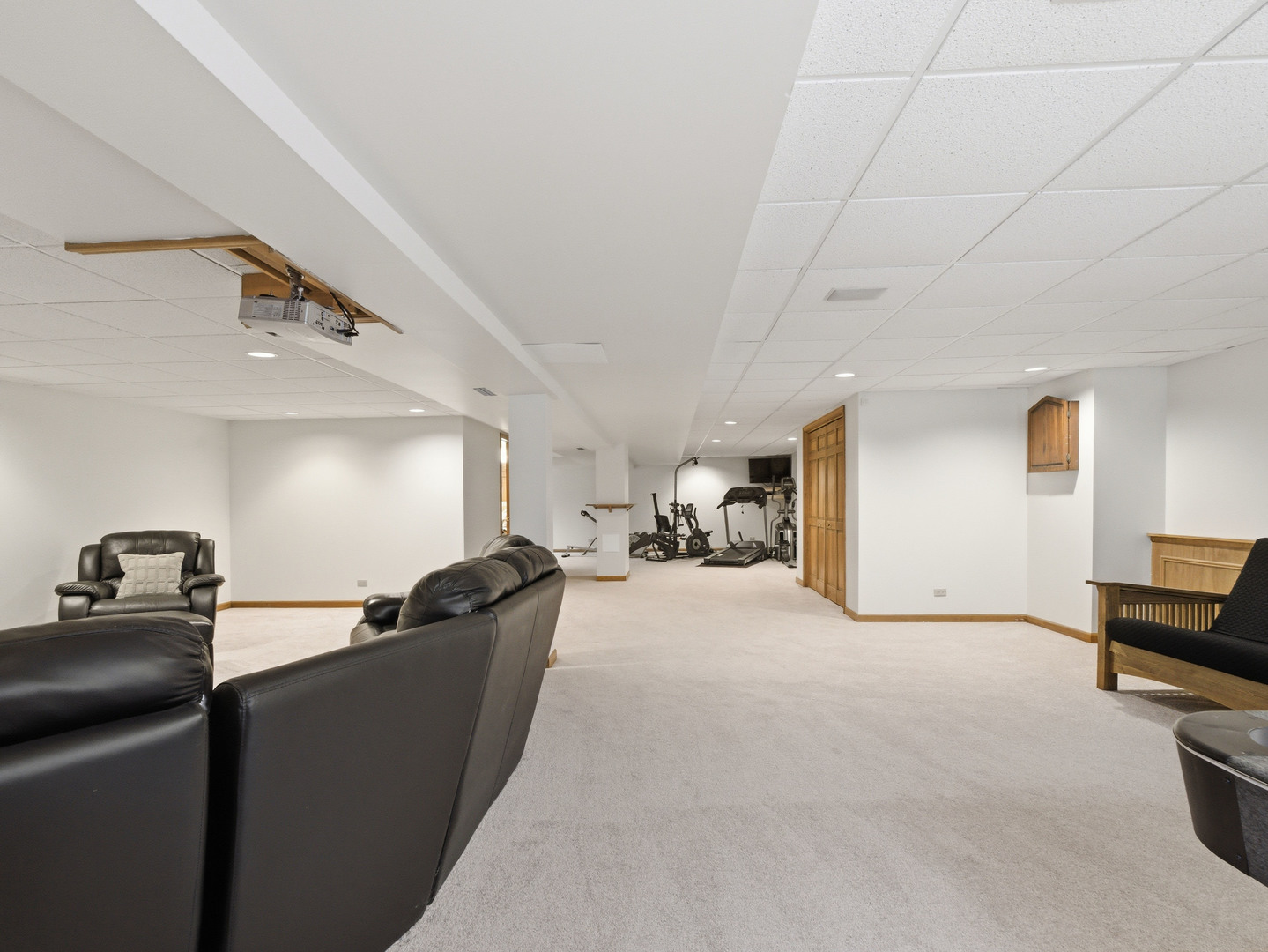 1165 Dickens Avenue, Naperville, IL 60563