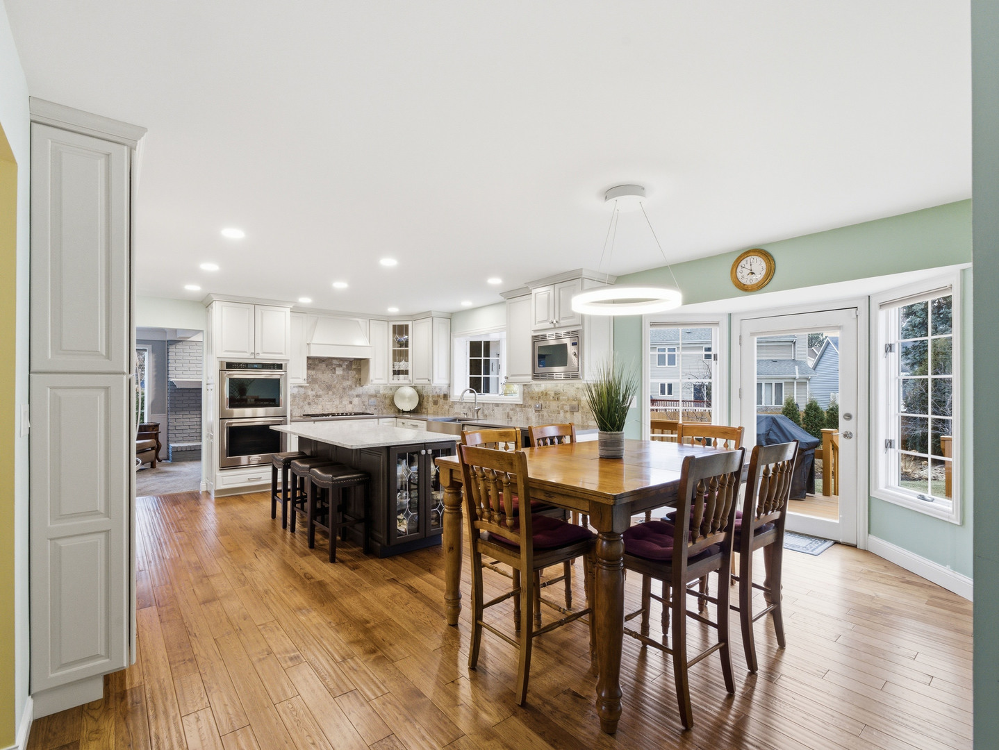 1165 Dickens Avenue, Naperville, IL 60563