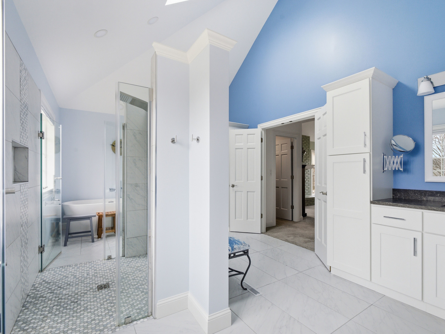 1165 Dickens Avenue, Naperville, IL 60563