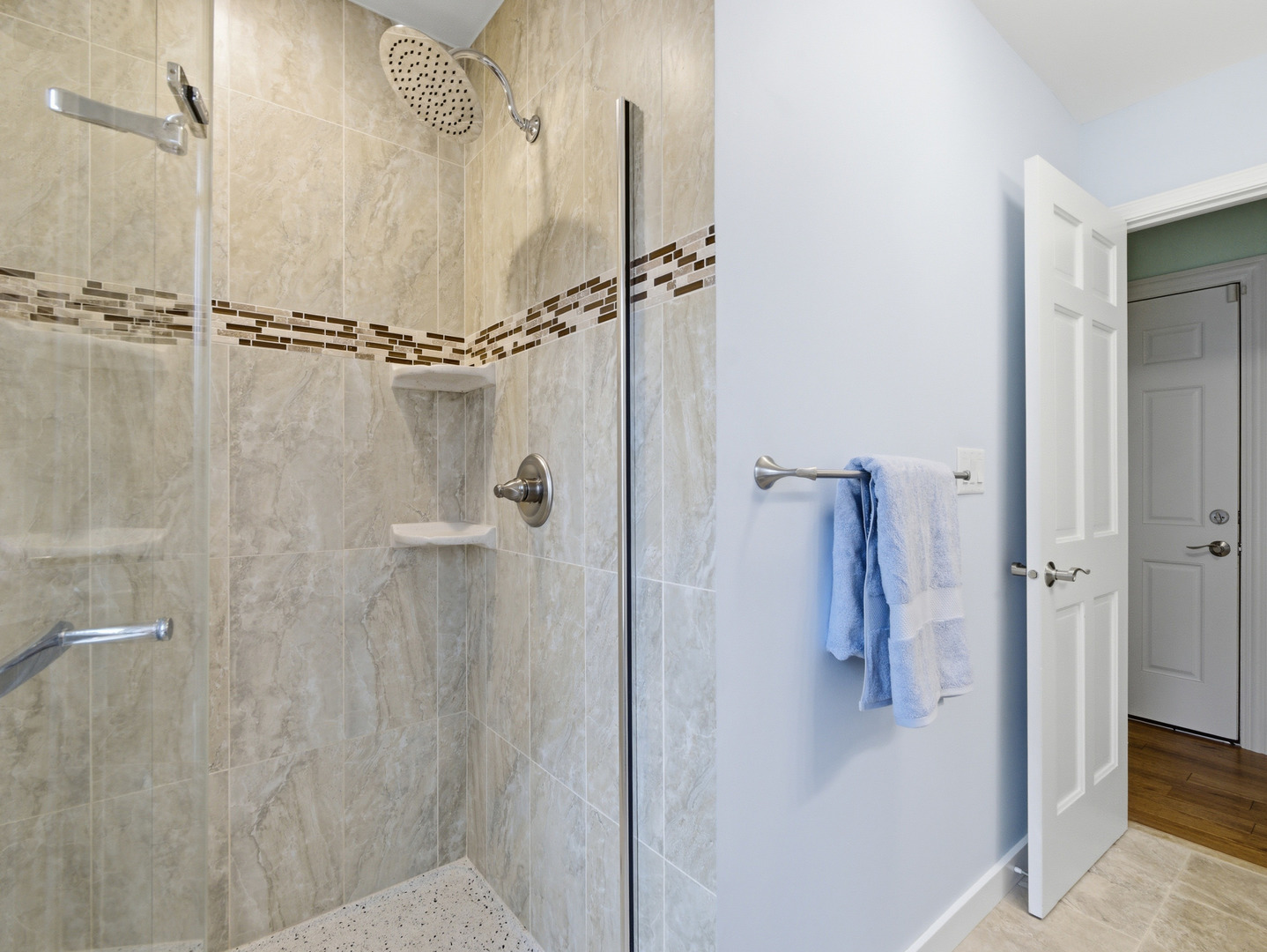 1165 Dickens Avenue, Naperville, IL 60563