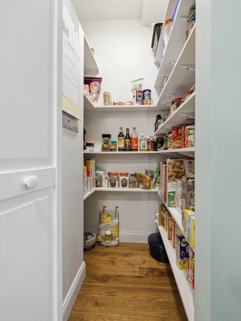 1165 Dickens Avenue, Naperville, IL 60563