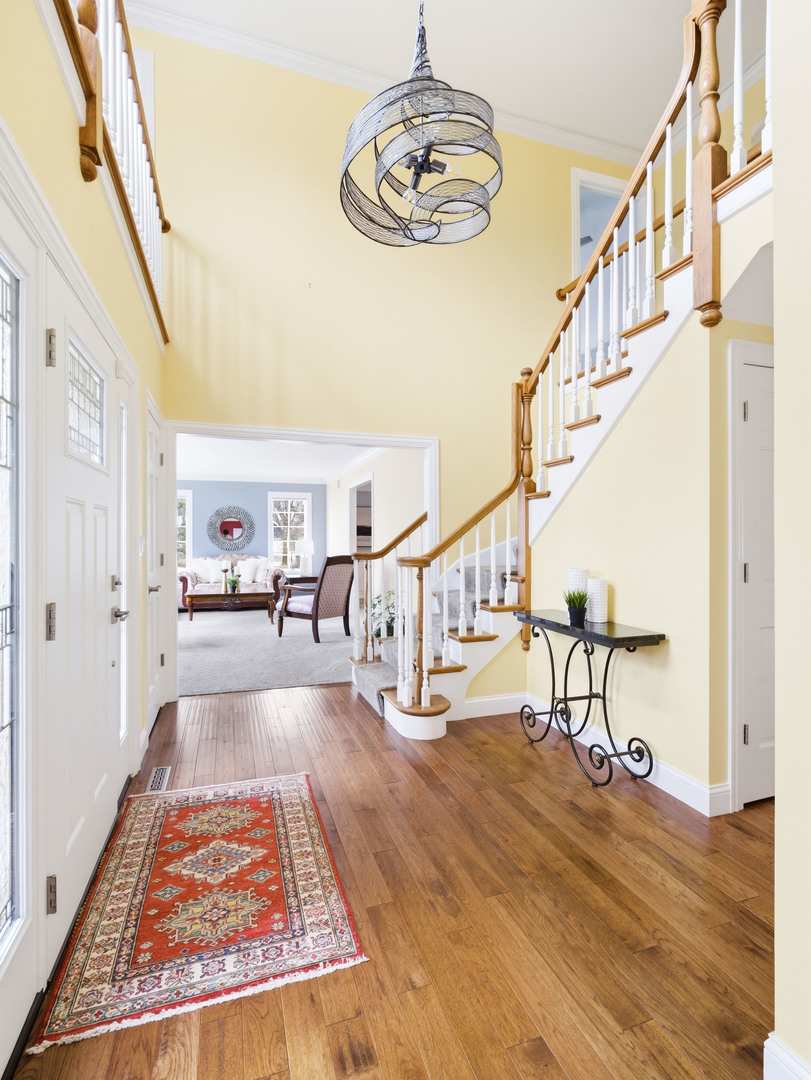 1165 Dickens Avenue, Naperville, IL 60563