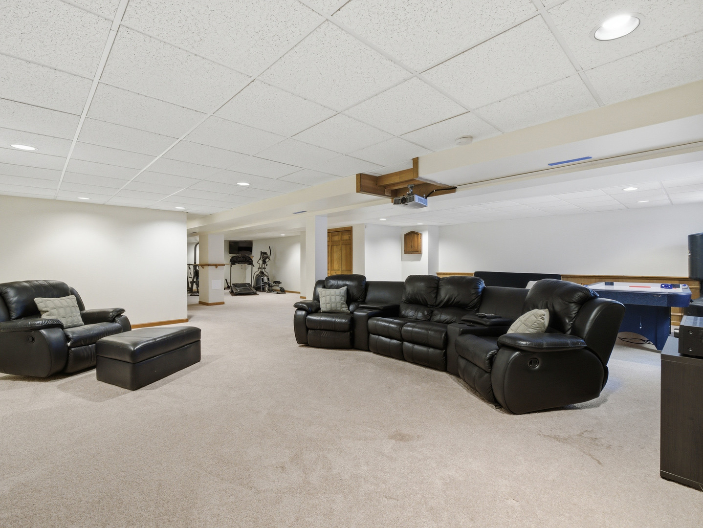 1165 Dickens Avenue, Naperville, IL 60563