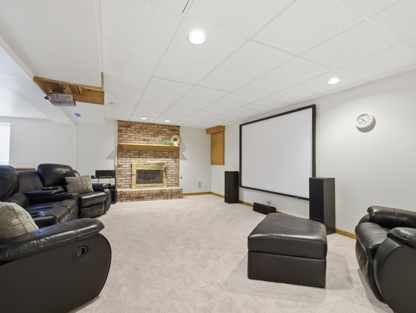 1165 Dickens Avenue, Naperville, IL 60563