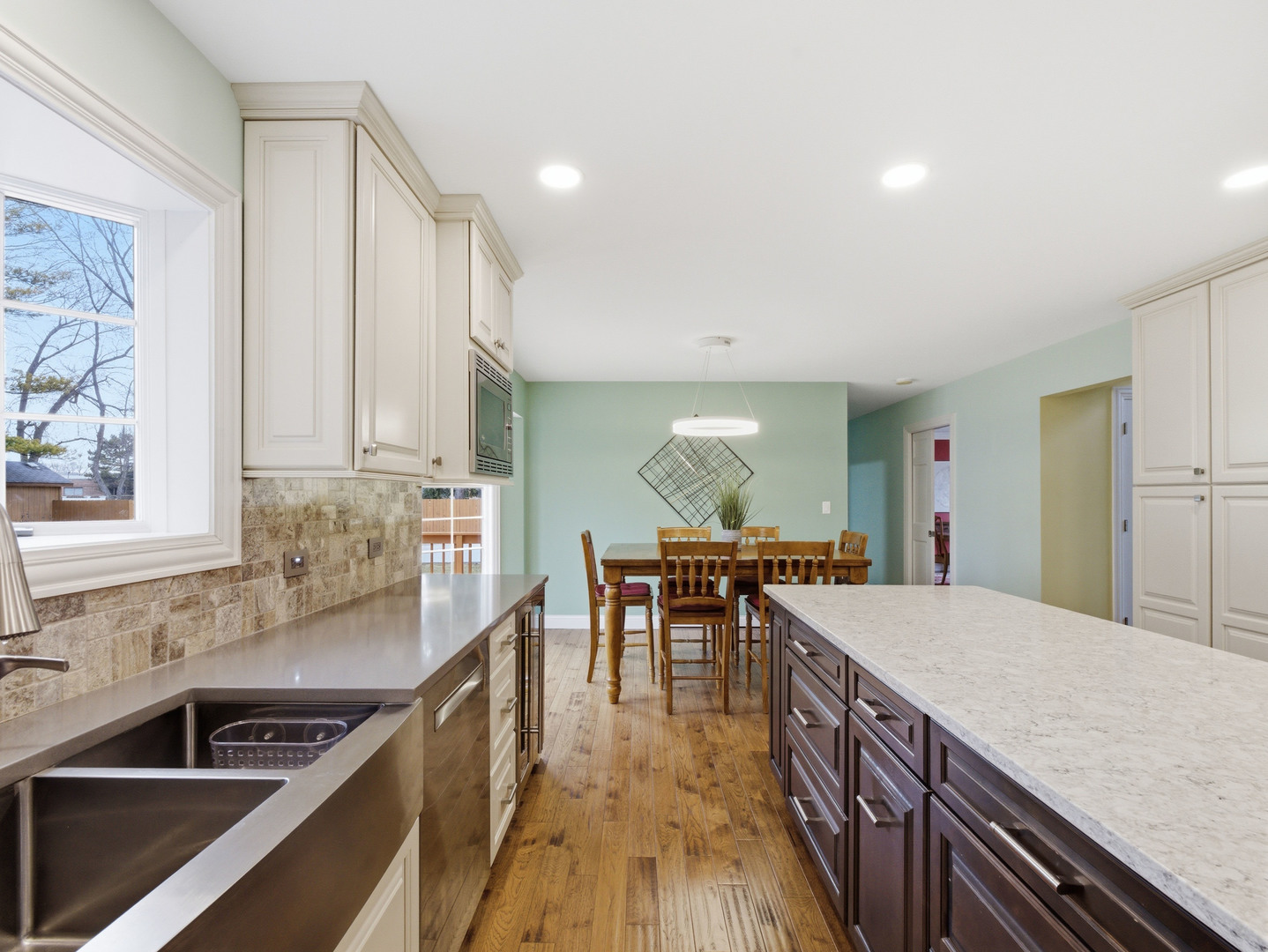 1165 Dickens Avenue, Naperville, IL 60563