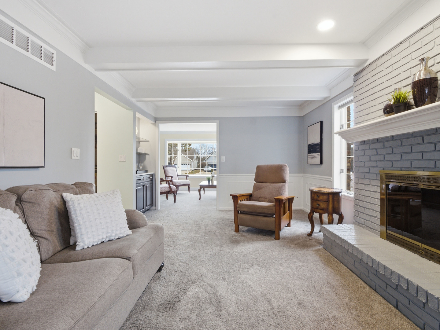 1165 Dickens Avenue, Naperville, IL 60563