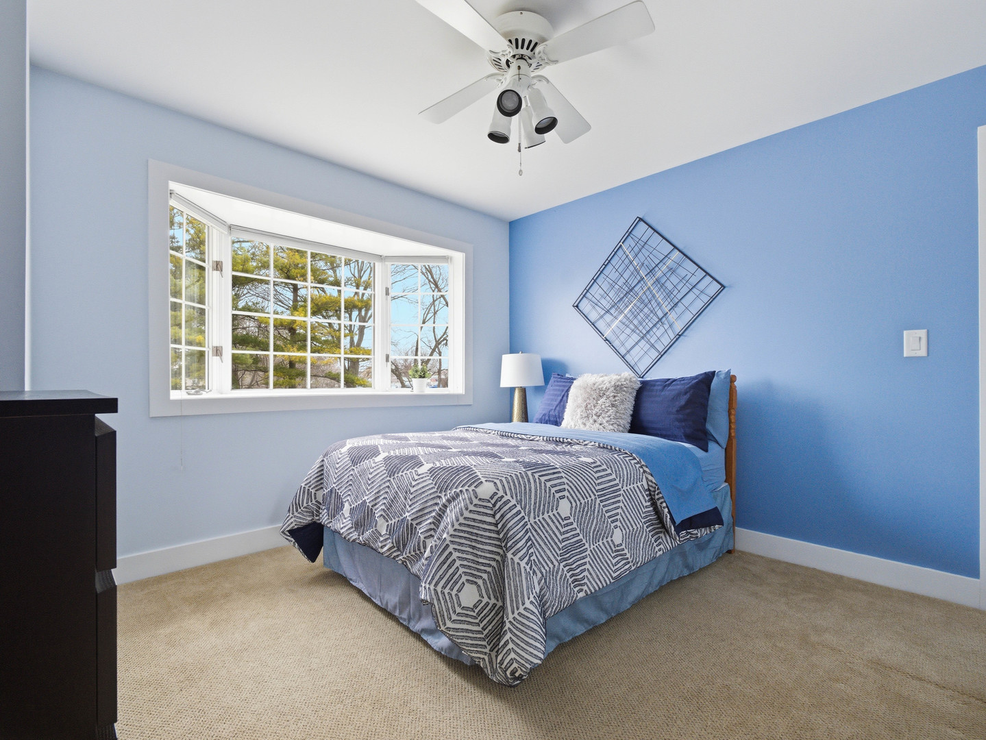 1165 Dickens Avenue, Naperville, IL 60563