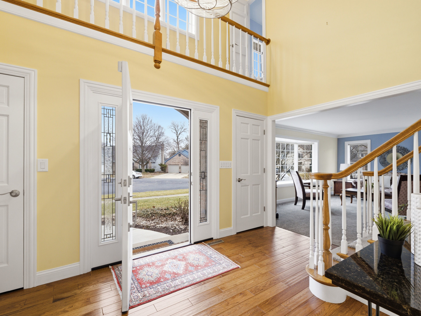 1165 Dickens Avenue, Naperville, IL 60563