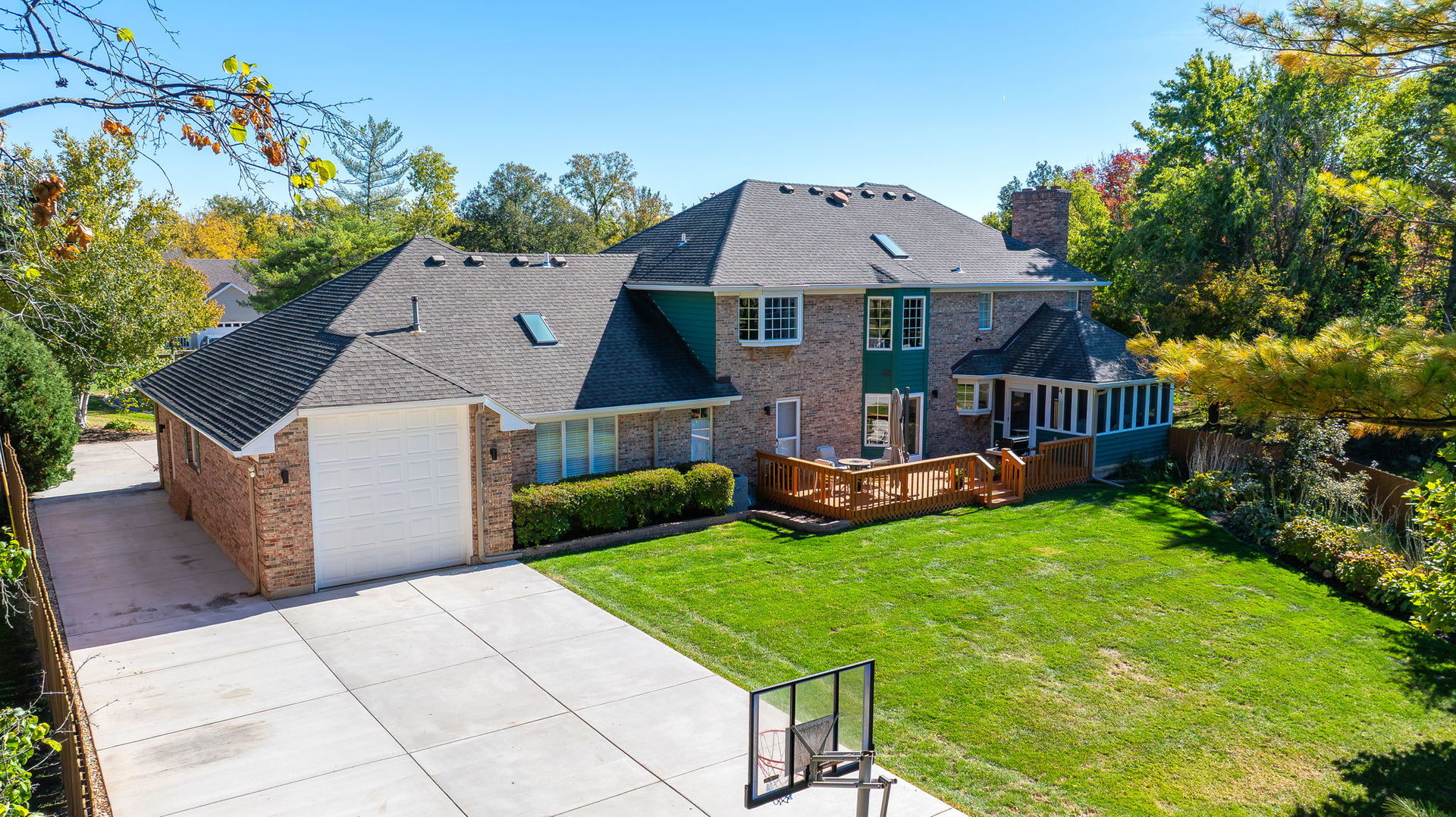 1165 Dickens Avenue, Naperville, IL 60563