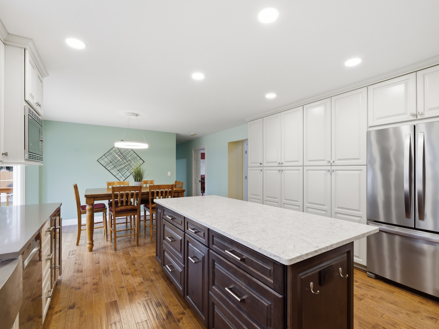 1165 Dickens Avenue, Naperville, IL 60563