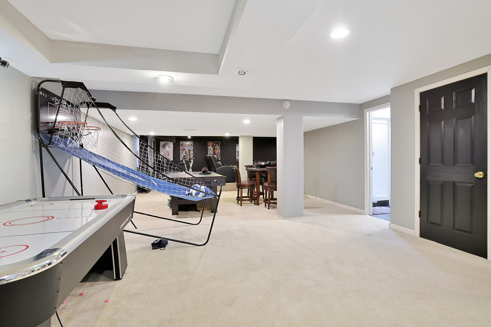 1721 Pin Oak Lane, Elgin, IL 60120