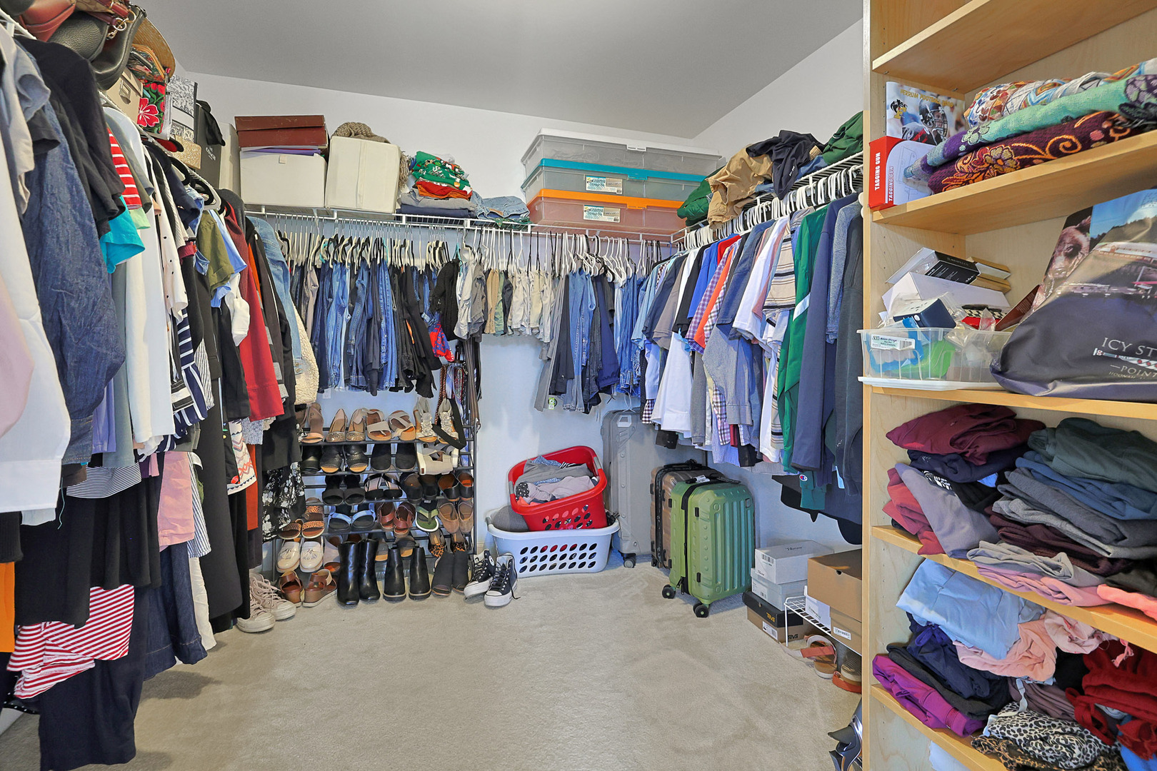 1721 Pin Oak Lane, Elgin, IL 60120