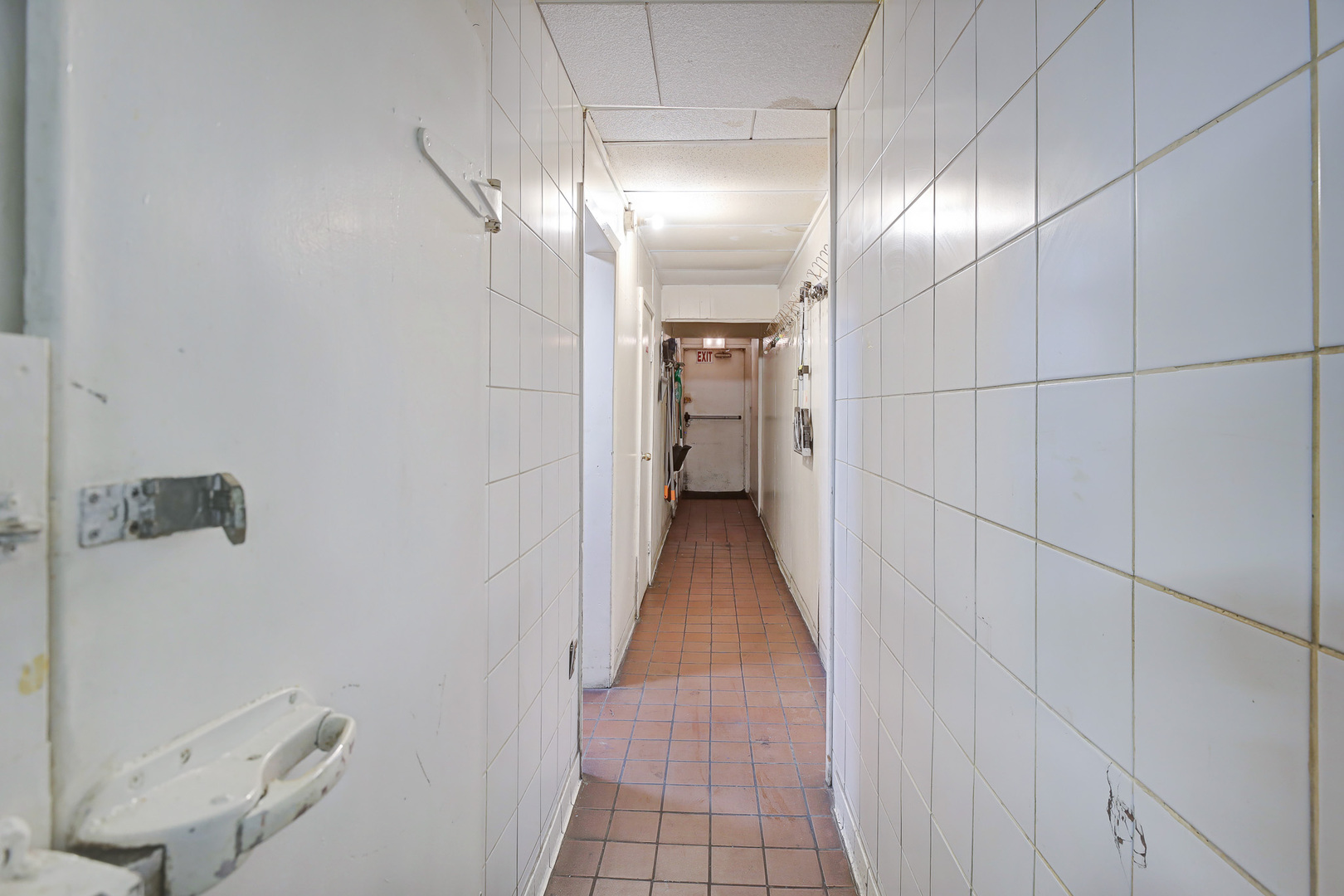 5549 W Belmont Avenue, Chicago, IL 60641